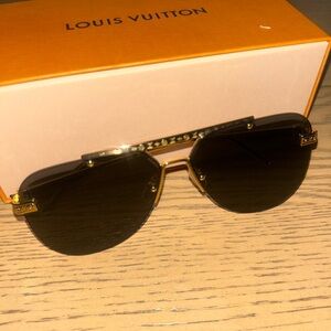 Louis Vuitton Black Aviator Sunglasses with Gold Details